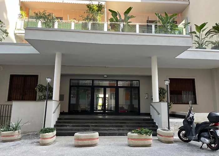 B&B Villa Sant\'Elmo Con Parcheggio Interno